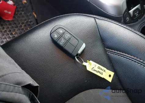 2017 Jeep New Compass Latitude Fwd z USA, uszkodzony, nr VIN 3C4NJCBB9HT617270